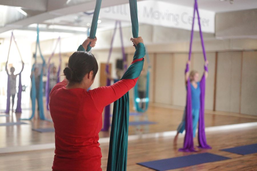 aerial-yoga-dance-classes-in-hawaii-still-moving-center