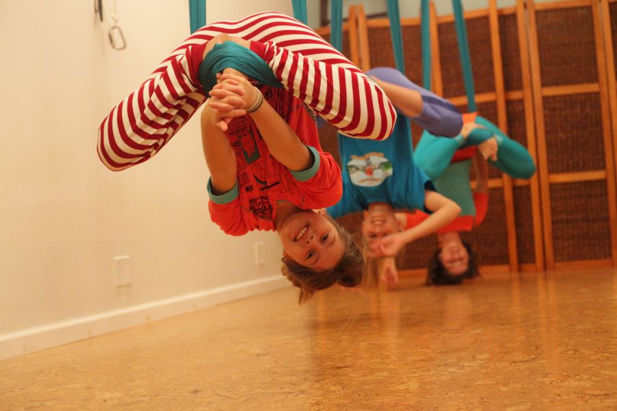 Kids Aerial for Merry & Bright – 7 week series with Katharine Harts