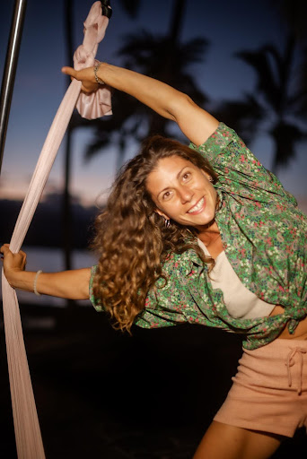 Pop-Up Aerial Hammock Dance with Jessica Eirado